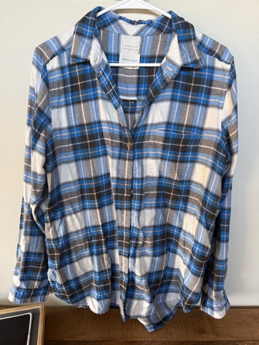 American Eagle Outfitters Blue White Gray Plaid Button-Down Shirt